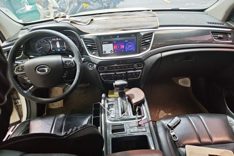 Used GAC Trumpchi GS7 2017 320T Two-Wheel-Drive Luxury Smart Connectivity Model Center Console