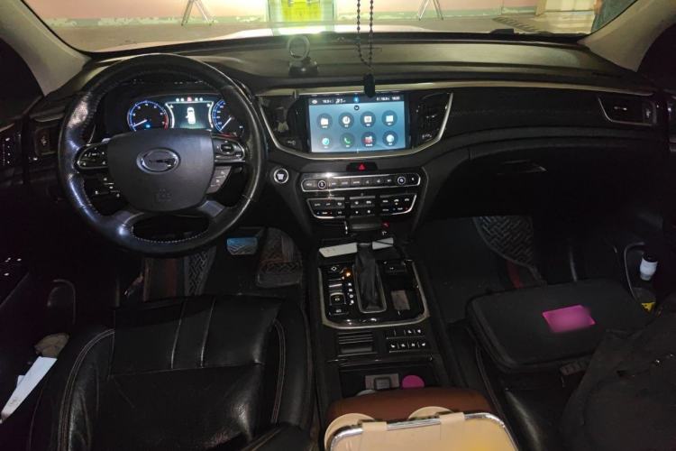 Used GAC Trumpchi GS7 2017 320T Two-Wheel-Drive Luxury Smart Connectivity Model Center Console