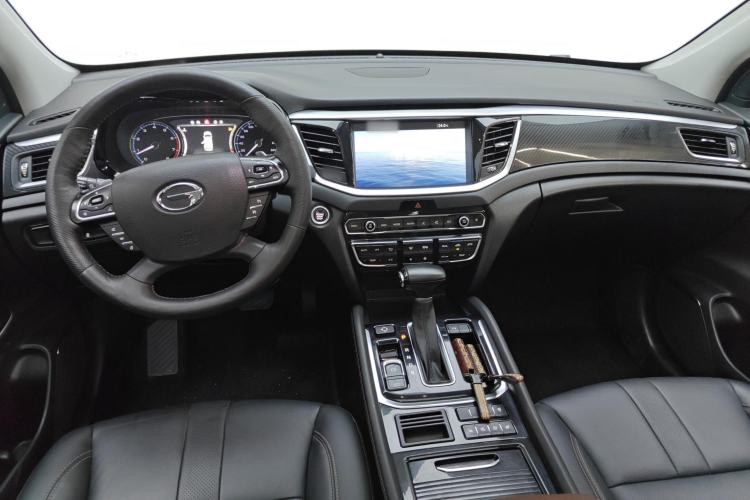 Used GAC Trumpchi GS7 2017 320T Two-Wheel-Drive Luxury Smart Connectivity Model Center Console
