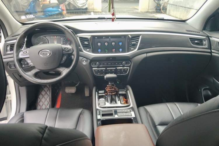 Used GAC Trumpchi GS7 2017 320T Two-Wheel-Drive Luxury Smart Connectivity Model Center Console