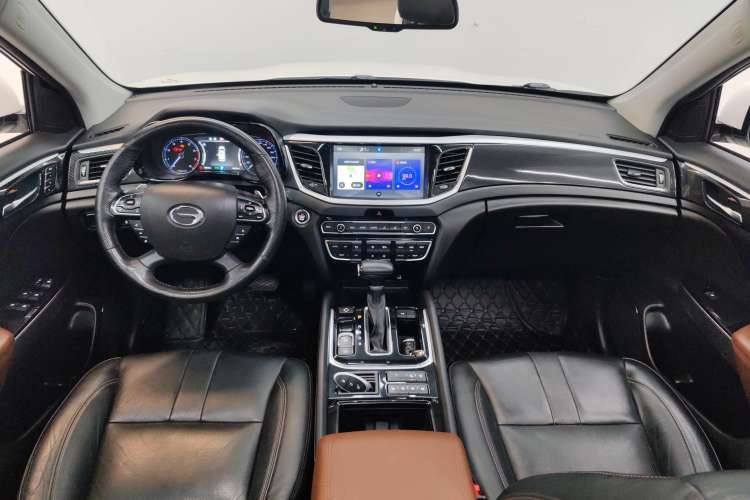 Used GAC Trumpchi GS7 2017 320T Two-Wheel-Drive Luxury Smart Connectivity Model Center Console