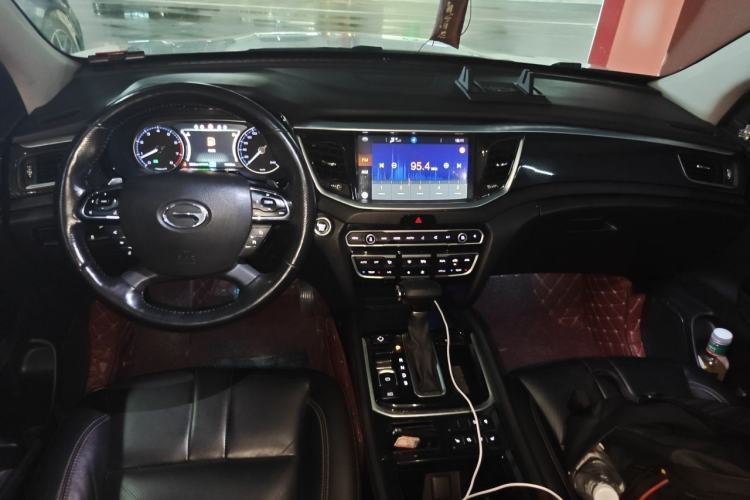 Used GAC Trumpchi GS7 2017 320T Two-Wheel-Drive Luxury Smart Connectivity Model Center Console