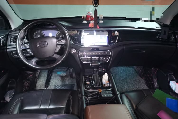 Used GAC Trumpchi GS7 2017 320T Two-Wheel-Drive Luxury Smart Connectivity Model Center Console