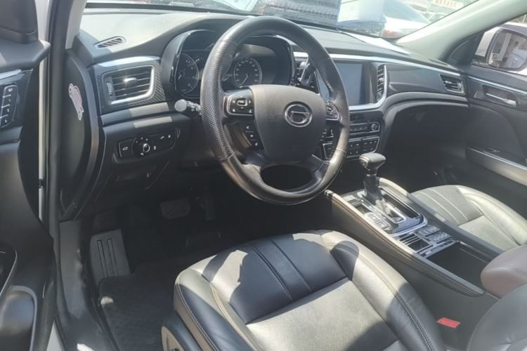 Used GAC Trumpchi GS7 2017 320T Two-Wheel-Drive Luxury Smart Connectivity Model Center Console