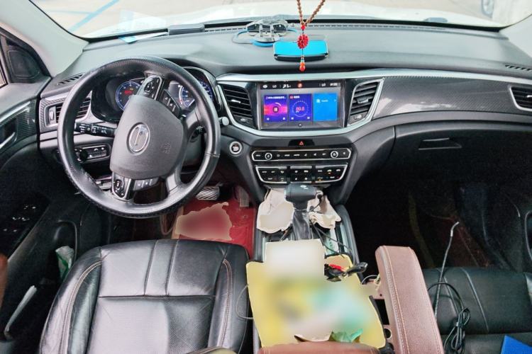 Used GAC Trumpchi GS7 2017 320T Two-Wheel-Drive Luxury Model Center Console