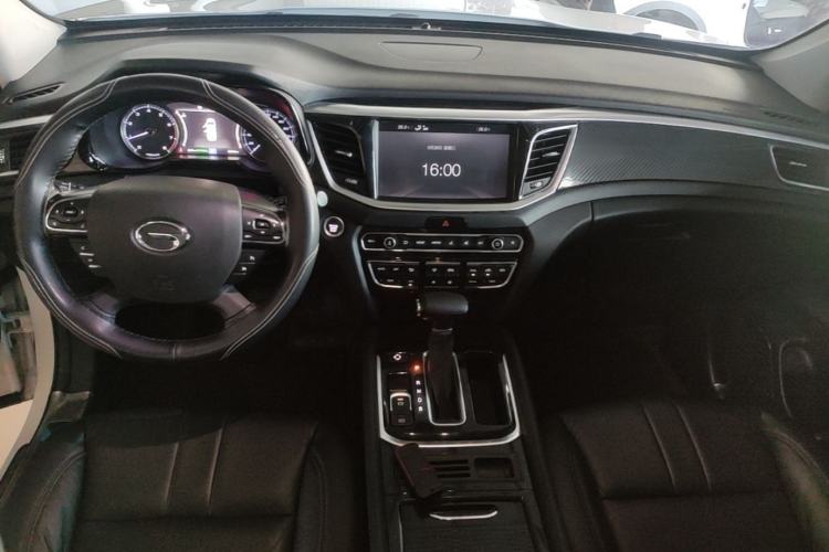 Used GAC Trumpchi GS7 2017 280T Two-Wheel Drive Luxury Model Center Console