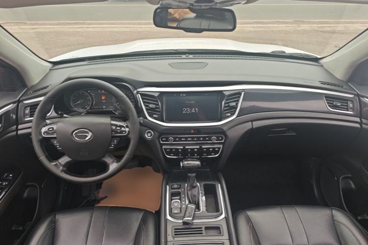 Used GAC Trumpchi GS7 2017 320T Two-Wheel-Drive Luxury Model Center Console