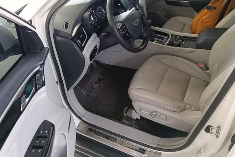 Used GAC Trumpchi GS7 2017 320T Two-Wheel-Drive Luxury Smart Connectivity Model Driver Seat