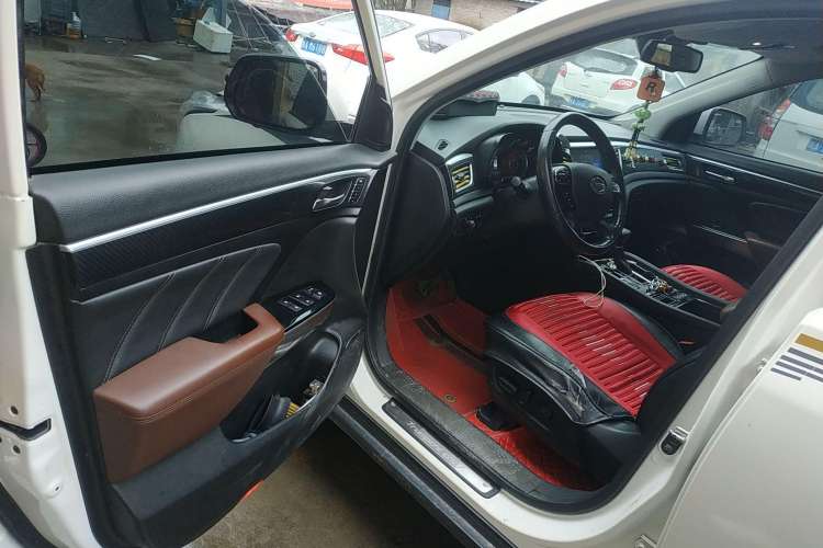 Used GAC Trumpchi GS7 2017 320T Two-Wheel-Drive Luxury Smart Connectivity Model Driver Seat