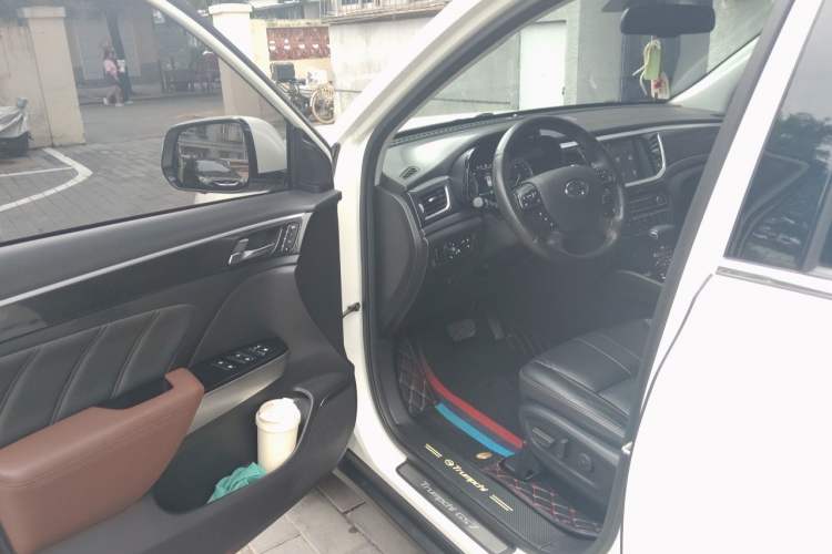 Used GAC Trumpchi GS7 2017 320T Two-Wheel-Drive Luxury Smart Connectivity Model Driver Seat