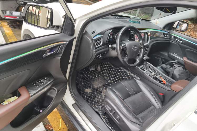 Used GAC Trumpchi GS7 2017 320T Two-Wheel-Drive Luxury Smart Connectivity Model Driver Seat