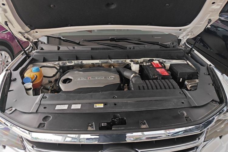 Used GAC Trumpchi GS7 2017 320T Two-Wheel-Drive Luxury Model Engine Bay