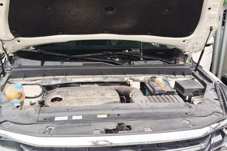 Used GAC Trumpchi GS7 2017 280T Two-Wheel Drive Luxury Model Engine Bay