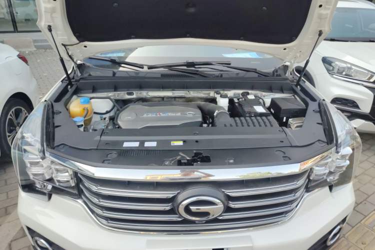 Used GAC Trumpchi GS7 2017 320T Two-Wheel-Drive Luxury Smart Connectivity Model Engine Bay