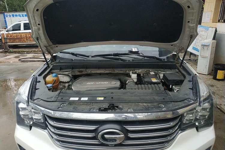 Used GAC Trumpchi GS7 2017 320T Two-Wheel-Drive Luxury Smart Connectivity Model Engine Bay