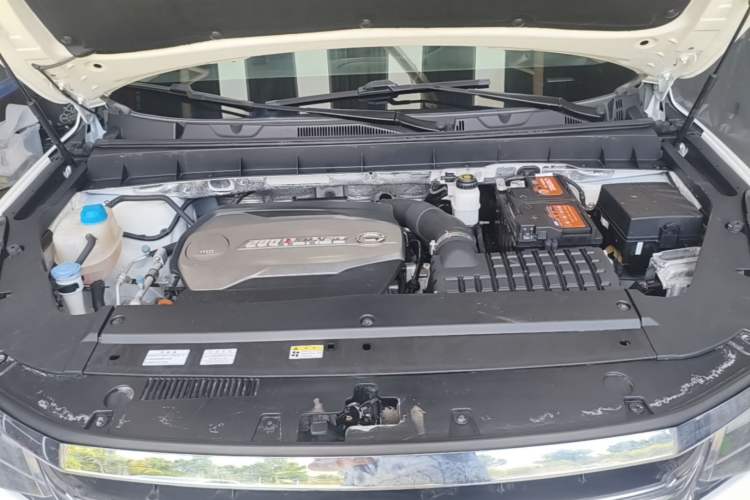 Used GAC Trumpchi GS7 2017 280T Two-Wheel Drive Luxury Model Engine Bay