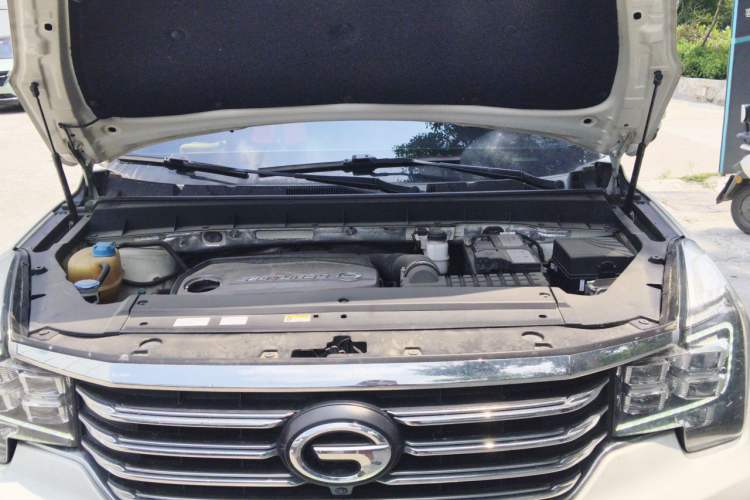 Used GAC Trumpchi GS7 2017 320T Two-Wheel-Drive Luxury Smart Connectivity Model Engine Bay