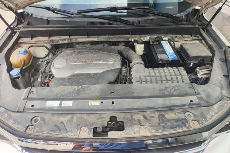 Used GAC Trumpchi GS7 2017 320T Two-Wheel-Drive Luxury Smart Connectivity Model Engine Bay