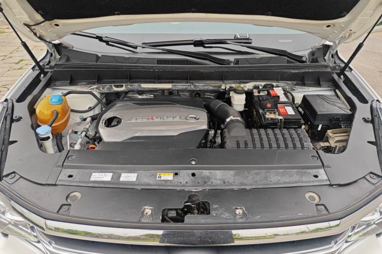Used GAC Trumpchi GS7 2017 320T Two-Wheel-Drive Luxury Smart Connectivity Model Engine Bay