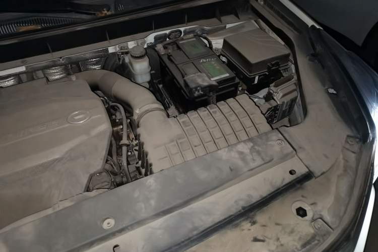 Used GAC Trumpchi GS7 2017 320T Two-Wheel-Drive Luxury Smart Connectivity Model Engine Bay Left