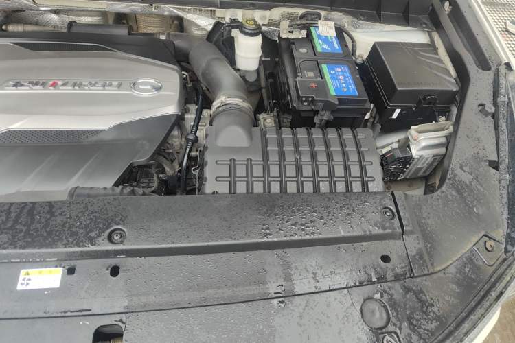 Used GAC Trumpchi GS7 2017 320T Two-Wheel-Drive Luxury Smart Connectivity Model Engine Bay Left