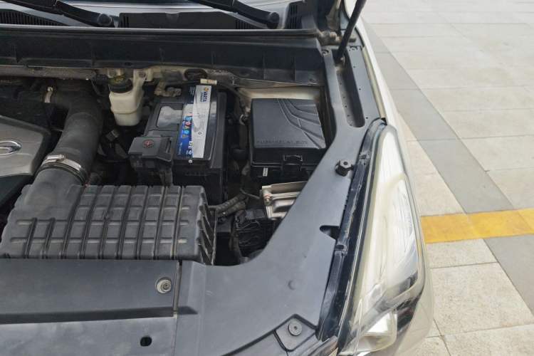 Used GAC Trumpchi GS7 2017 320T Two-Wheel-Drive Luxury Model Engine Bay Left