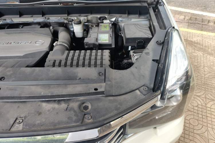 Used GAC Trumpchi GS7 2017 280T Two-Wheel Drive Luxury Model Engine Bay Left