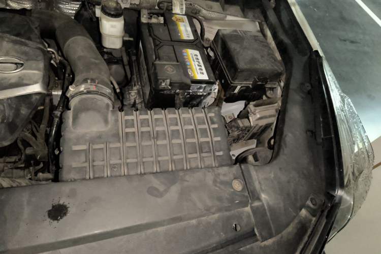 Used GAC Trumpchi GS7 2017 280T Two-Wheel Drive Luxury Model Engine Bay Left