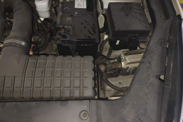 Used GAC Trumpchi GS7 2017 320T Two-Wheel-Drive Luxury Smart Connectivity Model Engine Bay Left