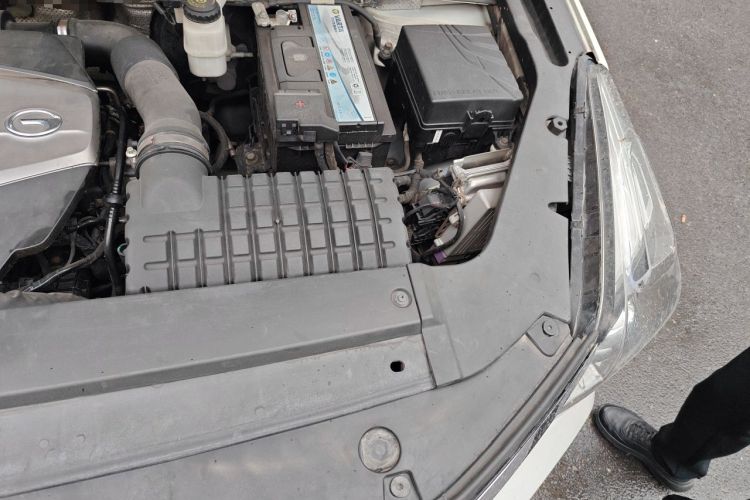 Used GAC Trumpchi GS7 2017 320T Two-Wheel-Drive Luxury Smart Connectivity Model Engine Bay Left
