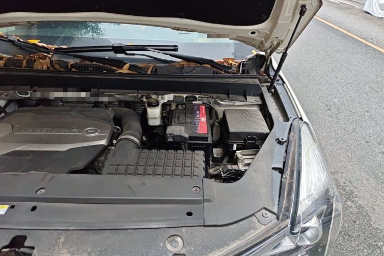 Used GAC Trumpchi GS7 2017 280T Two-Wheel Drive Luxury Model Engine Bay Left