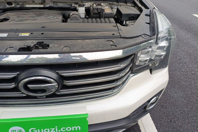 Used GAC Trumpchi GS7 2017 320T Two-Wheel-Drive Luxury Smart Connectivity Model Engine Bay Left