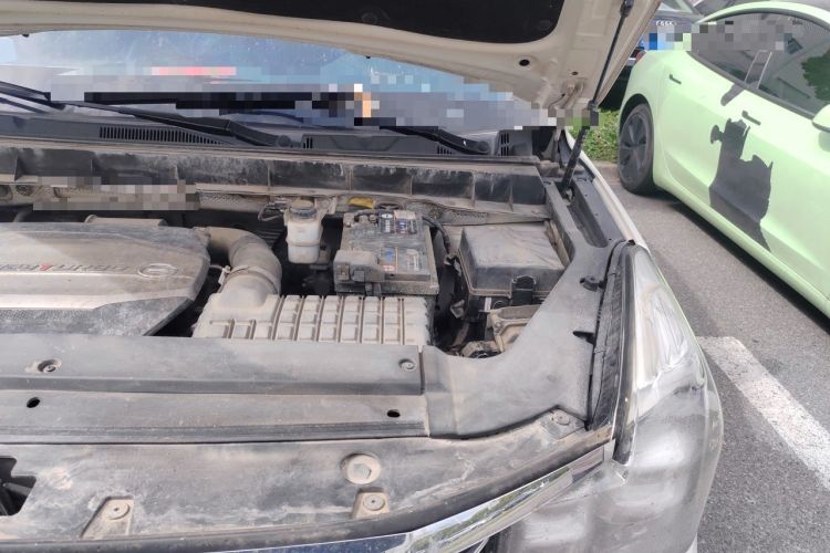 Used GAC Trumpchi GS7 2017 320T Two-Wheel-Drive Luxury Smart Connectivity Model Engine Bay Left