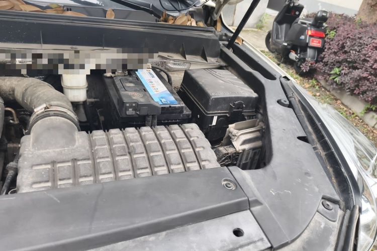 Used GAC Trumpchi GS7 2017 320T Two-Wheel-Drive Luxury Smart Connectivity Model Engine Bay Left