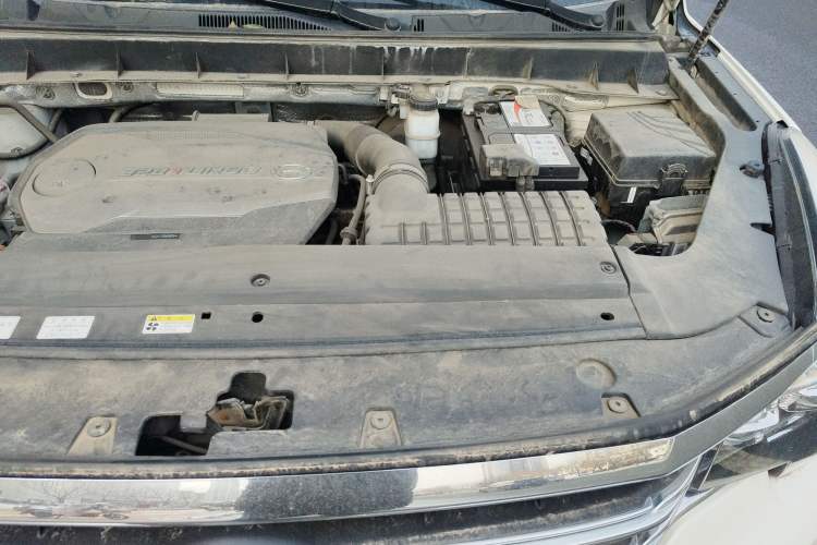 Used GAC Trumpchi GS7 2017 320T Two-Wheel-Drive Luxury Smart Connectivity Model Engine Bay Left