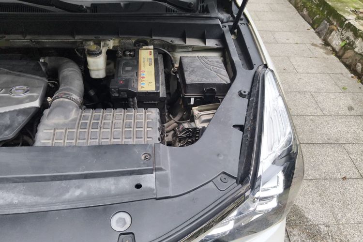 Used GAC Trumpchi GS7 2017 320T Two-Wheel-Drive Luxury Smart Connectivity Model Engine Bay Left