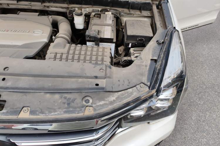 Used GAC Trumpchi GS7 2017 320T Two-Wheel-Drive Luxury Smart Connectivity Model Engine Bay Left