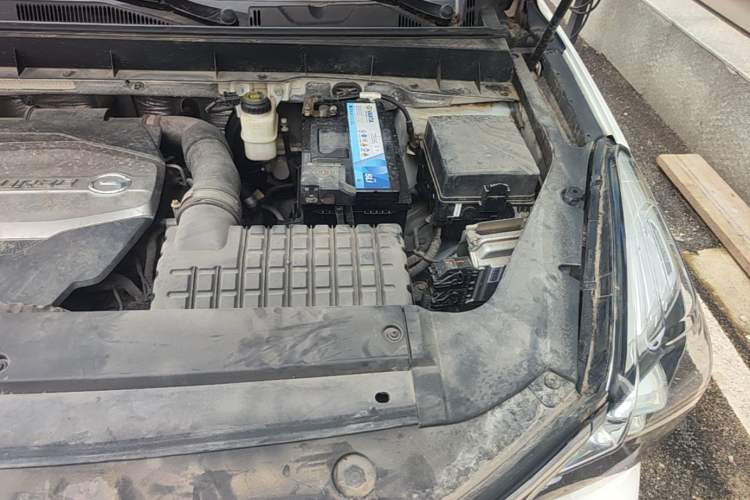 Used GAC Trumpchi GS7 2017 320T Two-Wheel-Drive Luxury Smart Connectivity Model Engine Bay Left