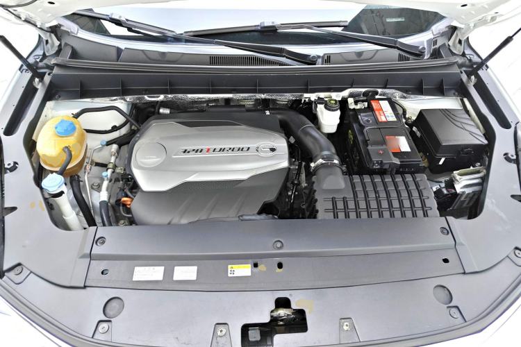 Used GAC Trumpchi GS7 2017 320T Two-Wheel-Drive Luxury Smart Connectivity Model Engine Bay