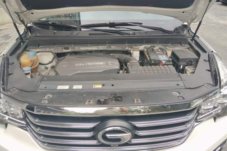 Used GAC Trumpchi GS7 2017 320T Two-Wheel-Drive Luxury Smart Connectivity Model Engine Bay