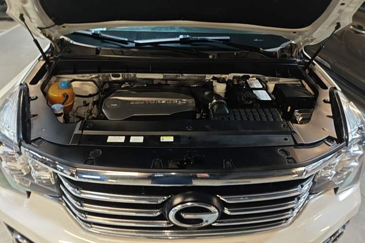 Used GAC Trumpchi GS7 2017 320T Two-Wheel-Drive Luxury Smart Connectivity Model Engine Bay