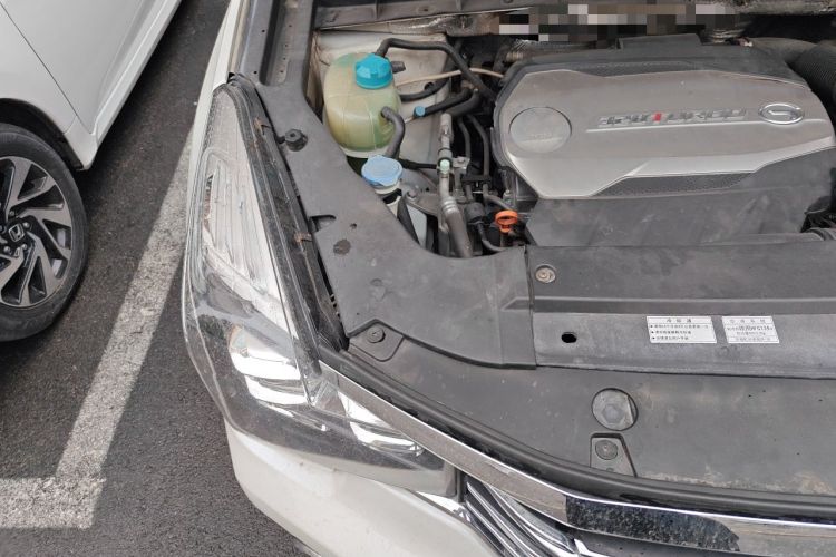 Used GAC Trumpchi GS7 2017 320T Two-Wheel-Drive Luxury Smart Connectivity Model Engine Bay Right