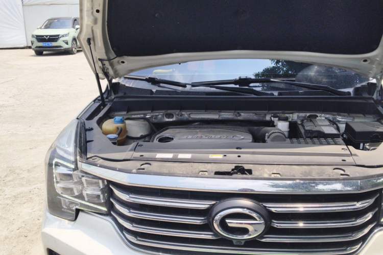 Used GAC Trumpchi GS7 2017 320T Two-Wheel-Drive Luxury Smart Connectivity Model Engine Bay Right