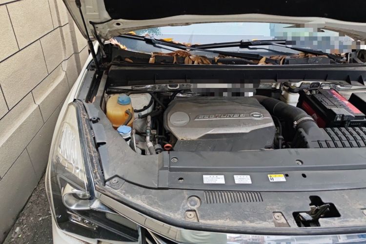 Used GAC Trumpchi GS7 2017 280T Two-Wheel Drive Luxury Model Engine Bay Right