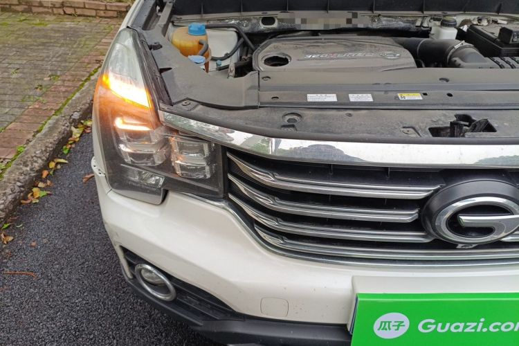 Used GAC Trumpchi GS7 2017 320T Two-Wheel-Drive Luxury Smart Connectivity Model Engine Bay Right