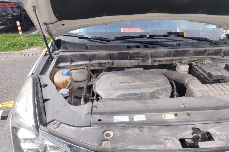 Used GAC Trumpchi GS7 2017 320T Two-Wheel-Drive Luxury Smart Connectivity Model Engine Bay Right