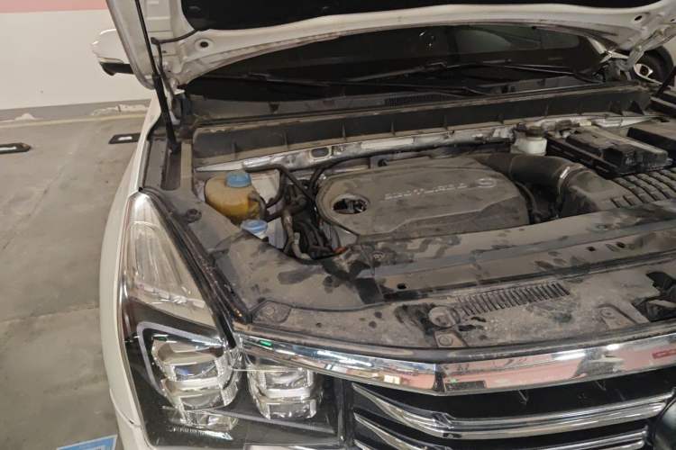 Used GAC Trumpchi GS7 2017 320T Two-Wheel-Drive Luxury Smart Connectivity Model Engine Bay Right