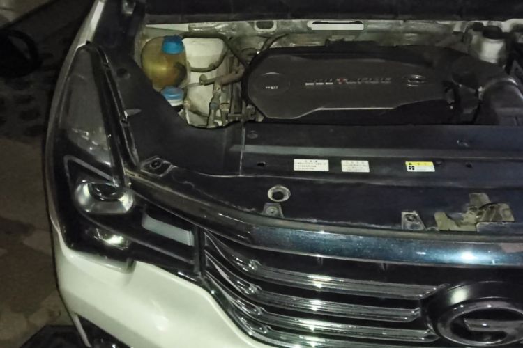 Used GAC Trumpchi GS7 2017 280T Two-Wheel Drive Luxury Model Engine Bay Right