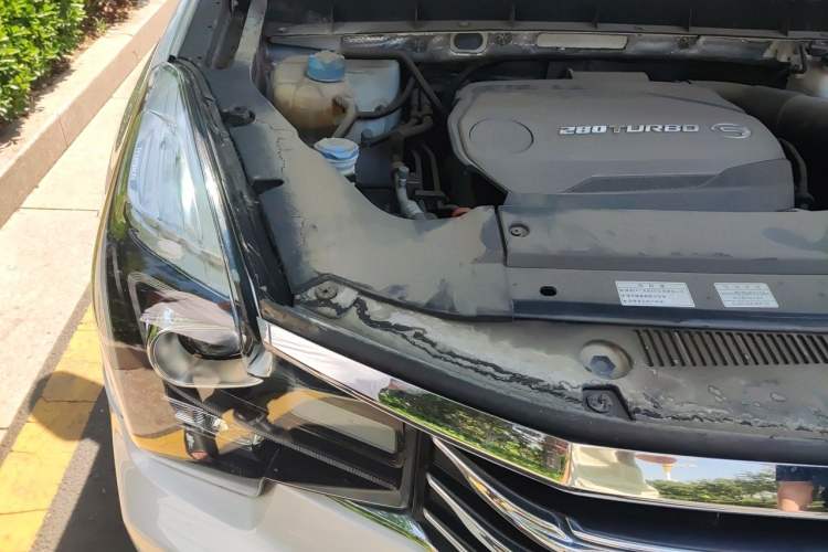 Used GAC Trumpchi GS7 2017 280T Two-Wheel Drive Luxury Model Engine Bay Right