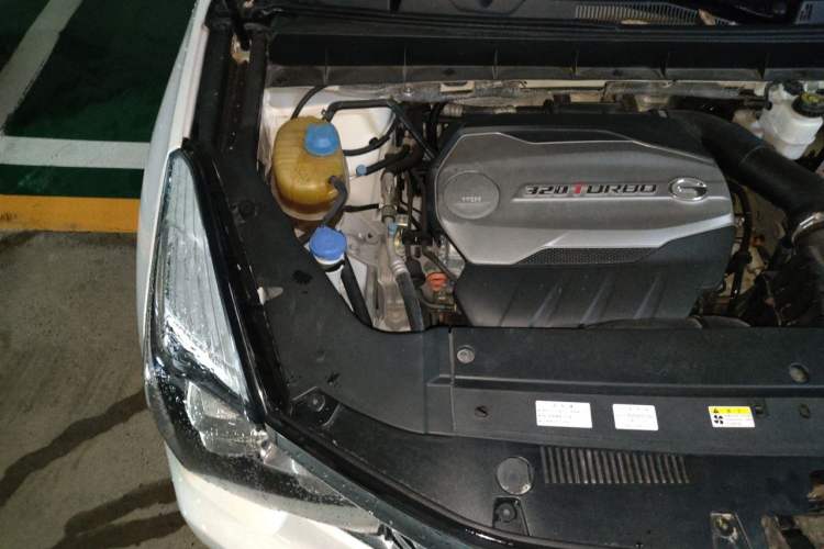 Used GAC Trumpchi GS7 2017 320T Two-Wheel-Drive Luxury Smart Connectivity Model Engine Bay Right